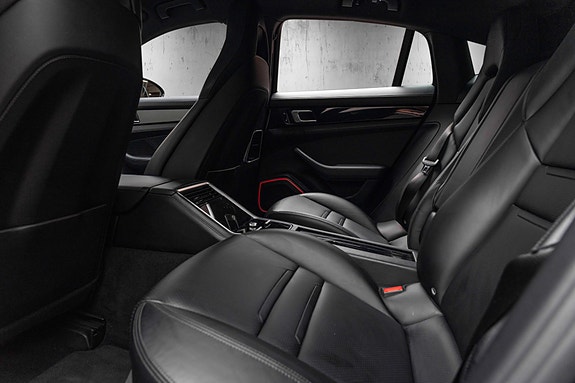 Porsche Panamera 4 27 of 30
