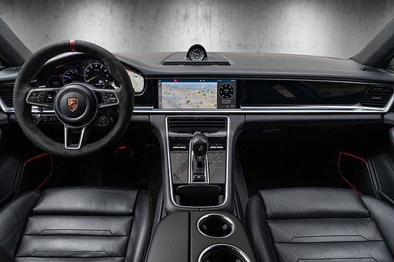 Porsche Panamera 4 29 of 30