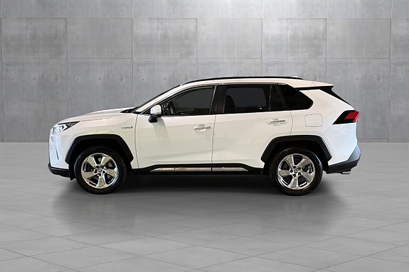 Toyota RAV4 2 of 5
