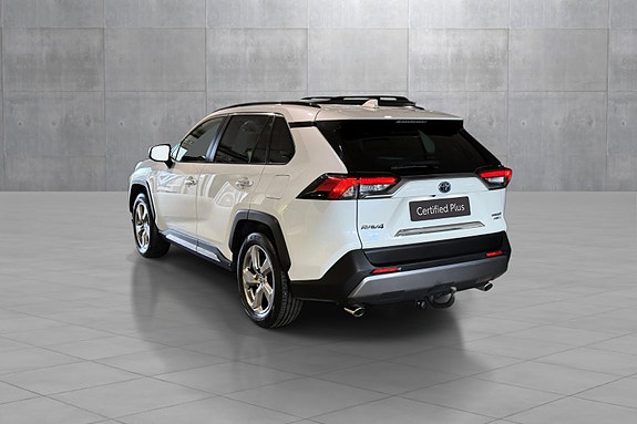 Toyota RAV4 3 of 5