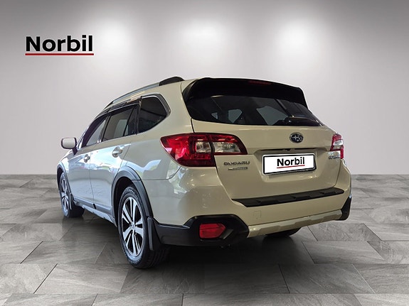Subaru Outback 3 of 5
