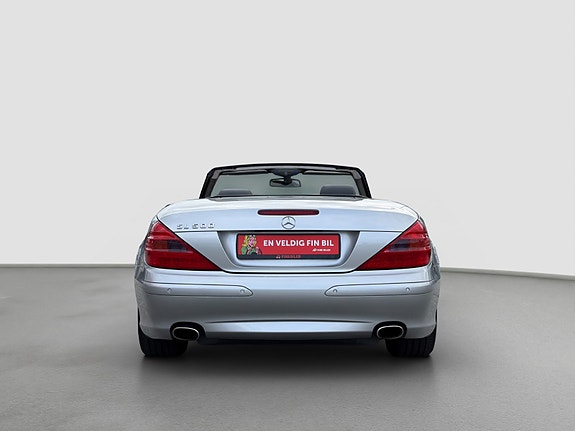 Mercedes-Benz SL500 4 of 30