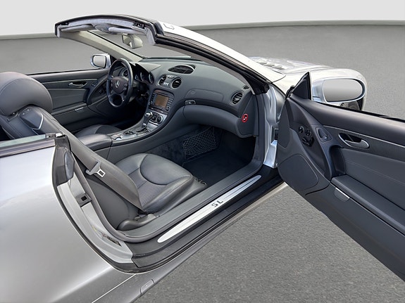 Mercedes-Benz SL500 24 of 30