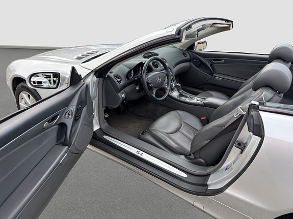 Mercedes-Benz SL500 12 of 30