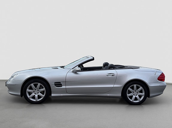 Mercedes-Benz SL500 2 of 30