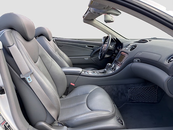 Mercedes-Benz SL500 25 of 30
