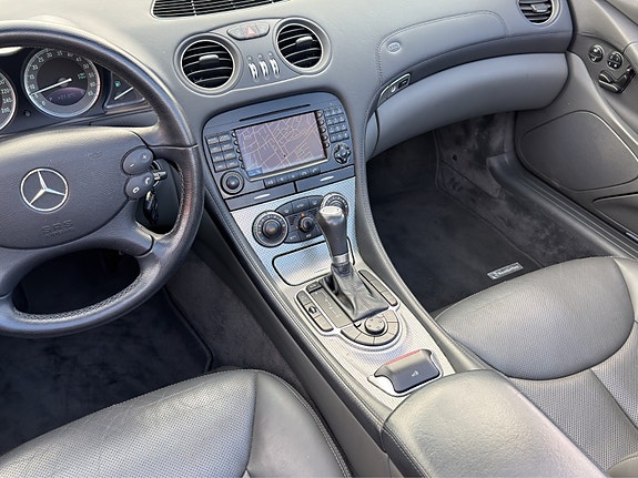 Mercedes-Benz SL500 22 of 30