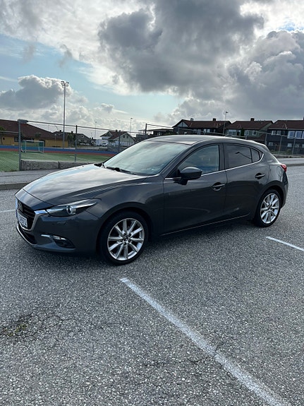 Mazda 3 2 of 5
