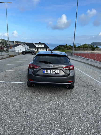 Mazda 3 3 of 5