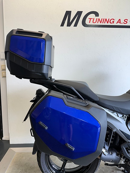 BMW R 1300 GS 2 of 10