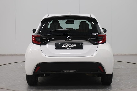 Mazda 2 3 of 5