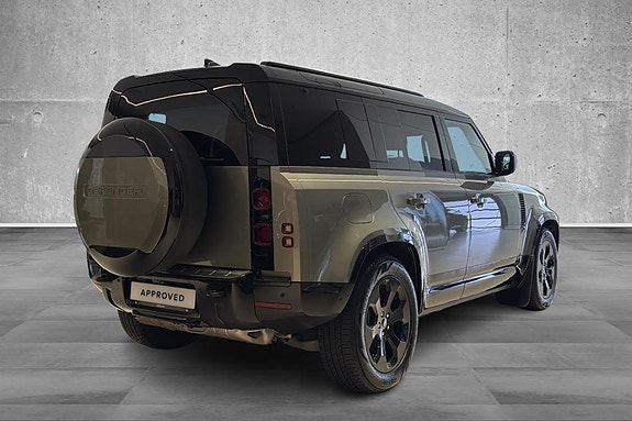 Land Rover Defender 110 2 of 30