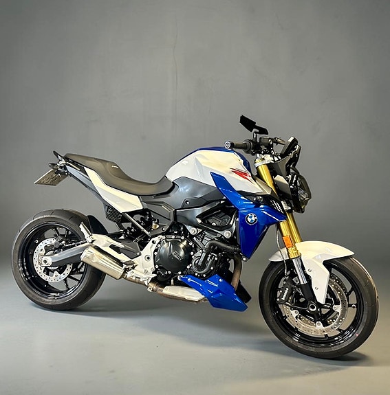 BMW F 900 R 3 of 15