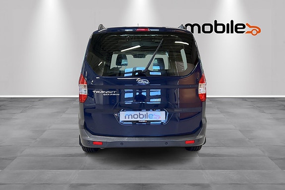 Ford Transit Courier 4 of 5