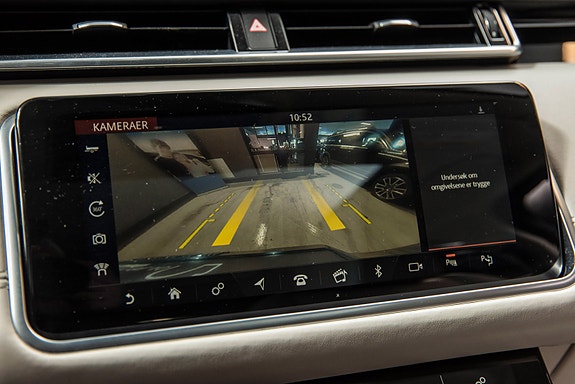 Land Rover Range Rover Velar 27 of 30