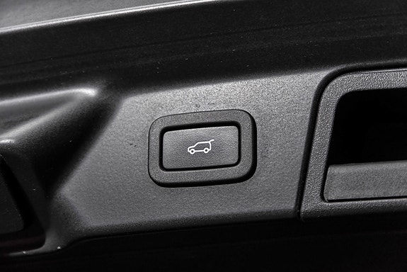 Land Rover Range Rover Velar 29 of 30
