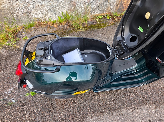 Vespa GTS 300 14 of 15