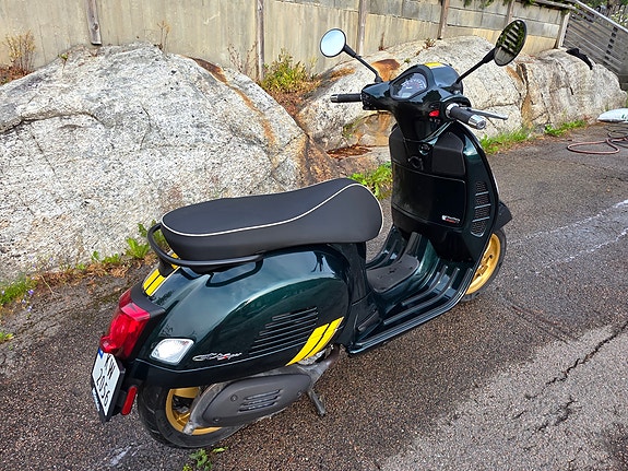Vespa GTS 300 5 of 15
