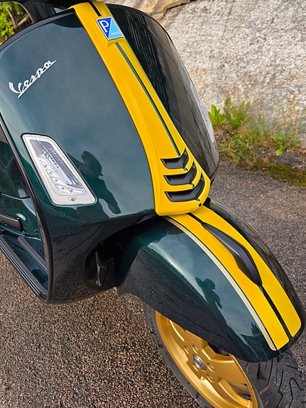 Vespa GTS 300 3 of 15