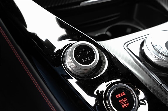 Mercedes-Benz AMG GT S 15 of 30