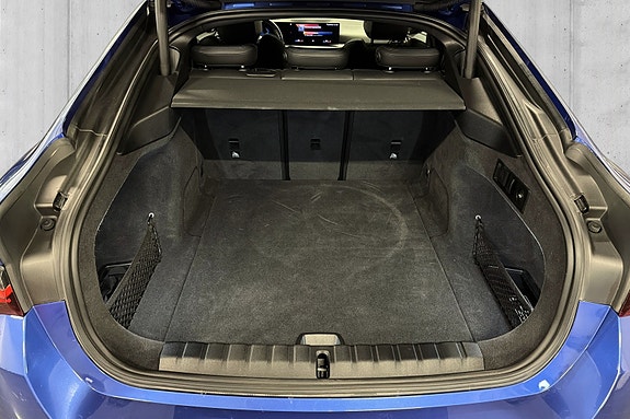 BMW i4 9 of 26