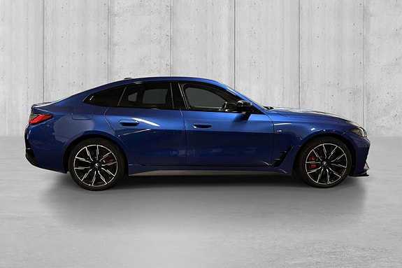 BMW i4 8 of 26