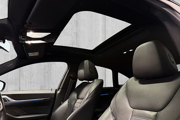 BMW i4 23 of 26