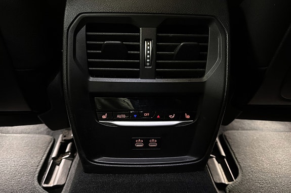BMW i4 22 of 26