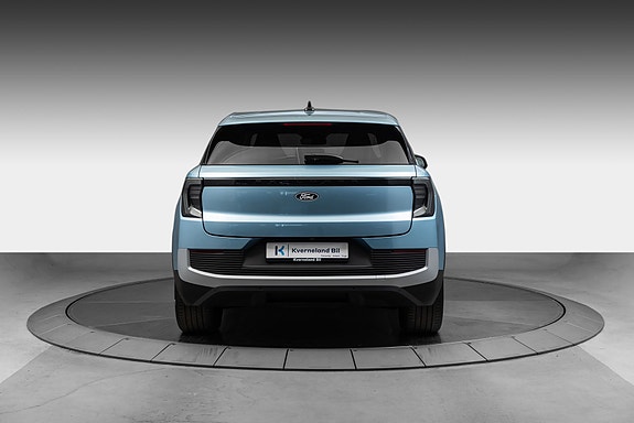 Ford Explorer 4 of 5