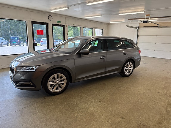 Skoda Octavia 2 of 5