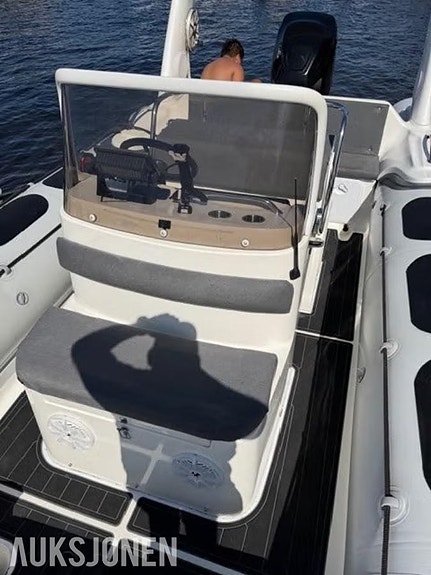 2006 Valiant 750 Cruiser rib med Mercury 200 hk 12 of 23