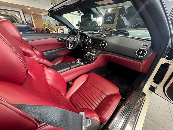 Mercedes-Benz SL500 15 of 16