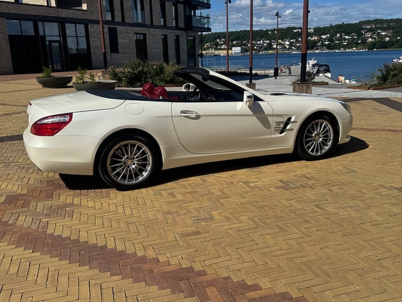 Mercedes-Benz SL500 11 of 16