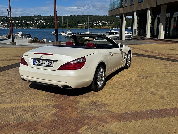 Mercedes-Benz SL500 9 of 16