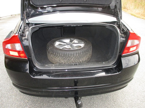 Volvo S80 4 of 5