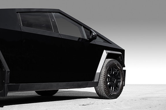 Tesla Cybertruck 26 of 30