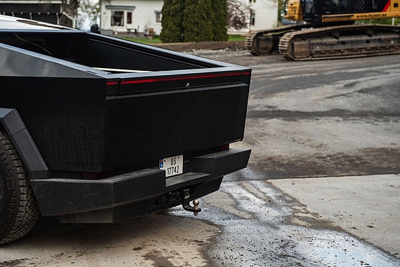Tesla Cybertruck 18 of 30