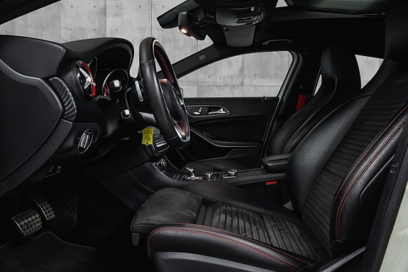 Mercedes-Benz A45 18 of 30