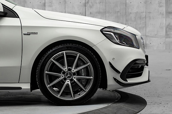 Mercedes-Benz A45 14 of 30