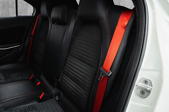 Mercedes-Benz A45 24 of 30
