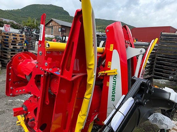 Pøttinger frontslåmaskin 3M 2 of 2