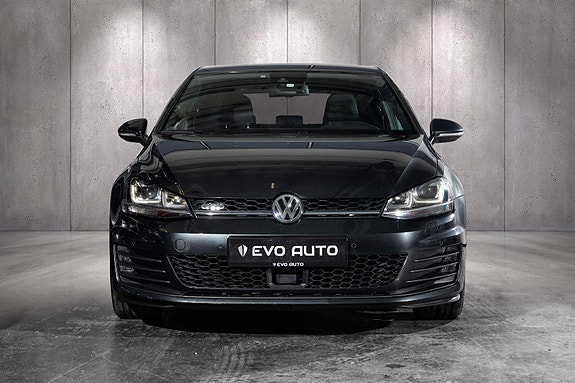 Volkswagen Golf VII 4 of 5