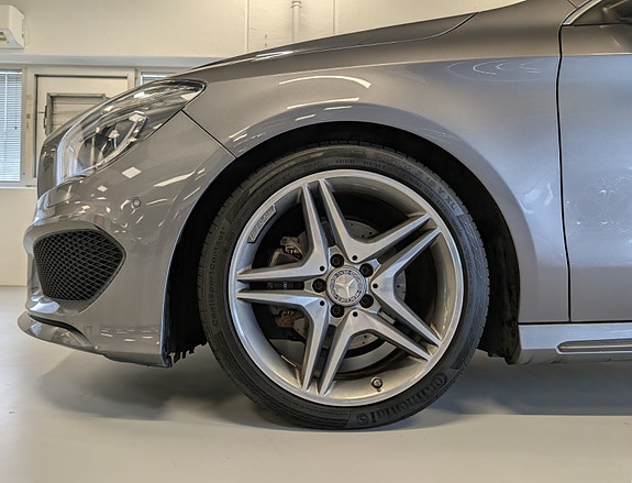 Mercedes-Benz CLA180 3 of 30