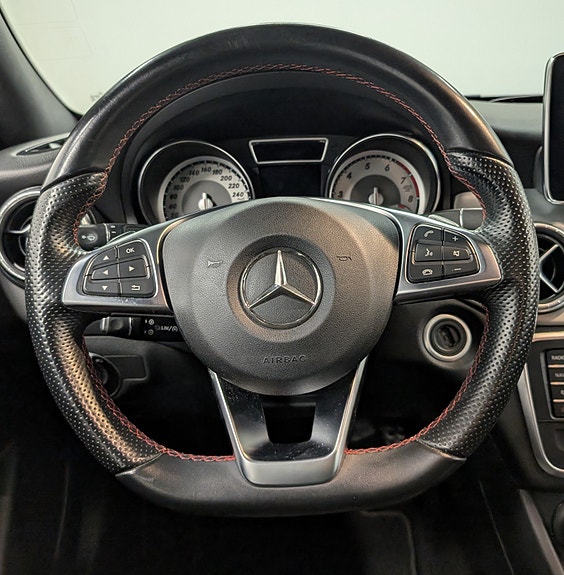Mercedes-Benz CLA180 19 of 30