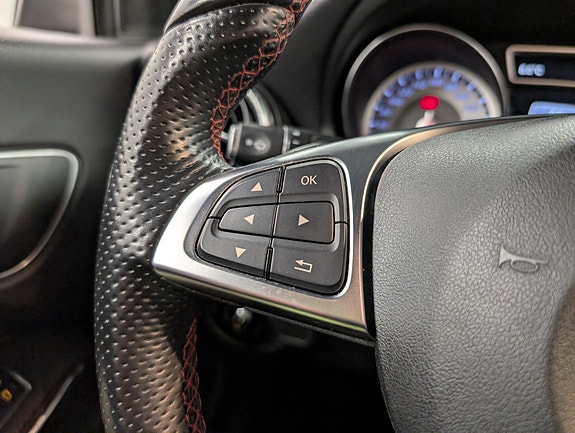 Mercedes-Benz CLA180 22 of 30