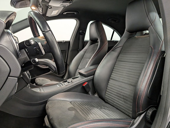 Mercedes-Benz CLA180 16 of 30
