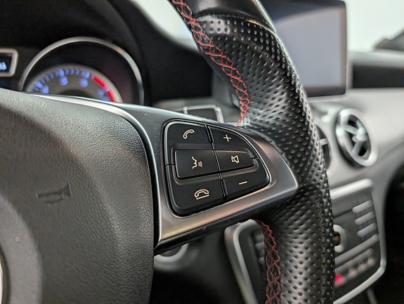 Mercedes-Benz CLA180 23 of 30