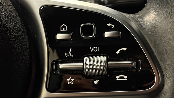 Mercedes-Benz EQA350 27 of 30