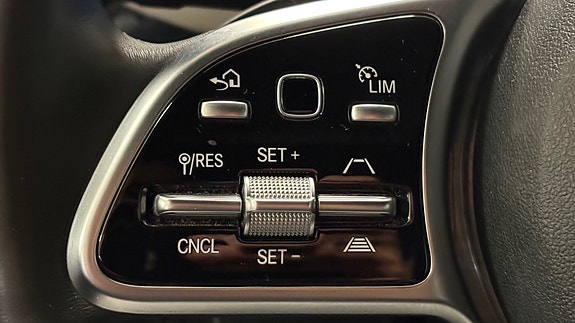 Mercedes-Benz EQA350 26 of 30