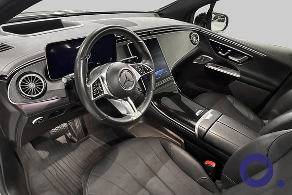 Mercedes-Benz EQE SUV 11 of 20